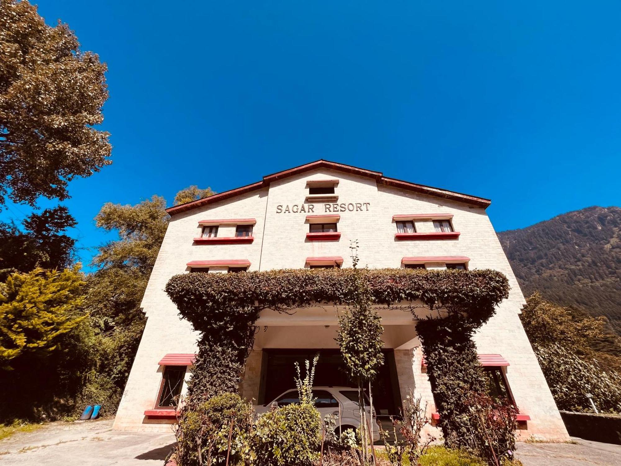 Hotel Sagar Heritage Resort, Near Mall Road 4*